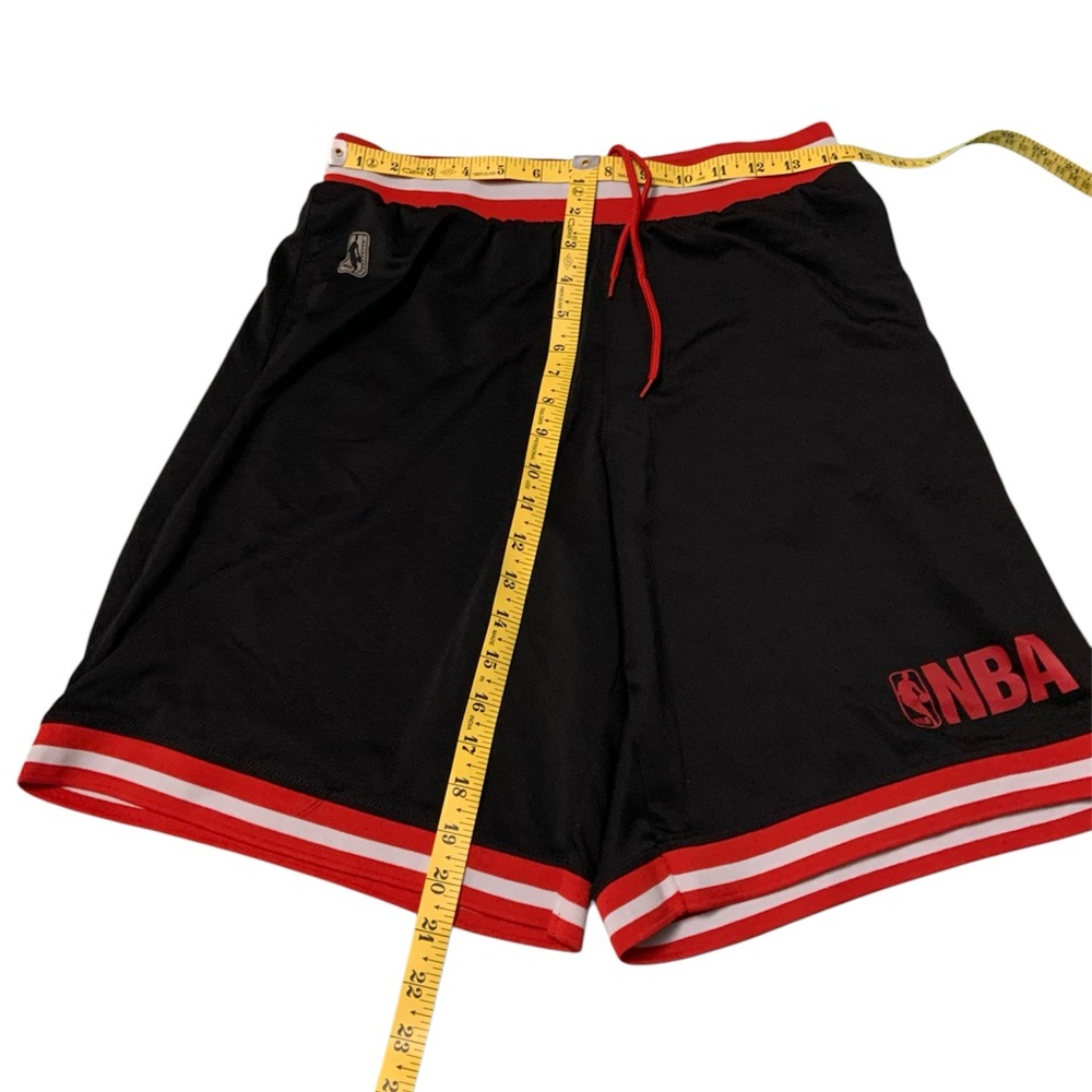 NBA Men's Reflective Shorts Black and Red Medium 8.5 Inseam - Picture 4 of 4